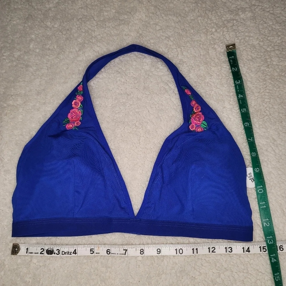 87.  NWTs ~ Cute Bra/Swim Top 😍 ~ Rose Embroidery 🌹 Beautiful Blue ~ NOT XL ~